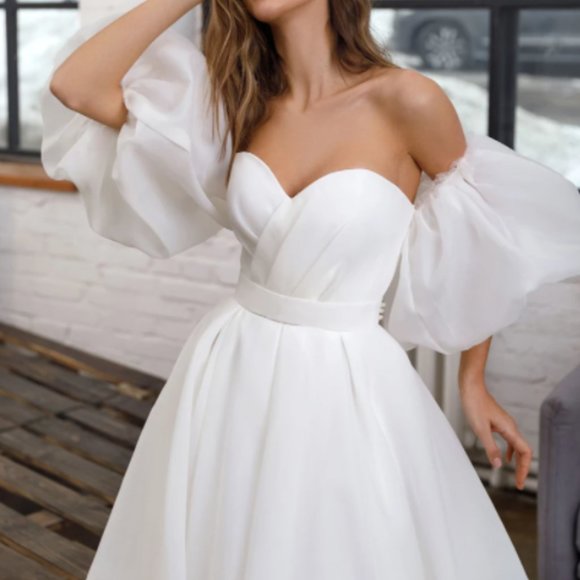 Elegant A-Line with Puff Sleeves